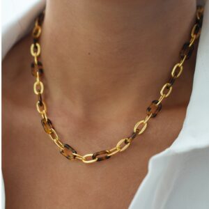 collar animal print